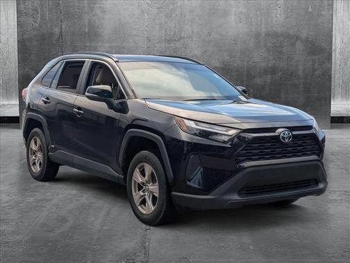 2022 Toyota RAV4 Hybrid XLE