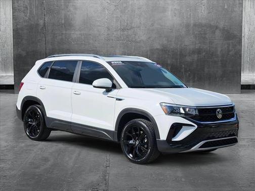 2024 Volkswagen Taos SE