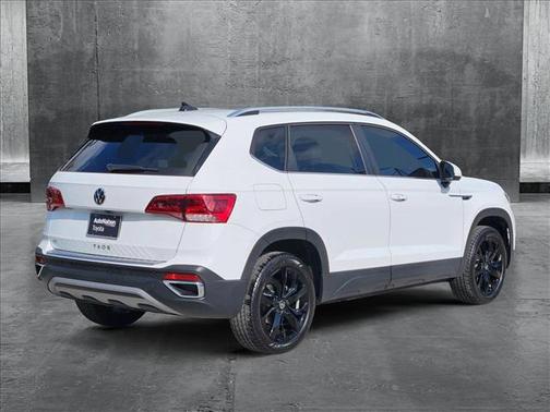 2024 Volkswagen Taos SE