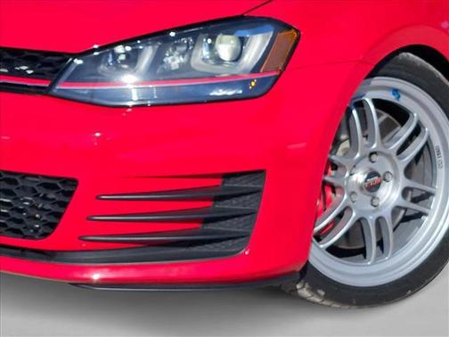 2017 Volkswagen Golf GTI 2.0T S 4-Door
