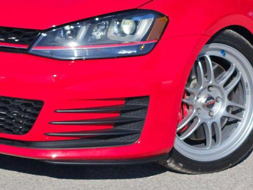 2017 Volkswagen Golf GTI 2.0T S 4-Door