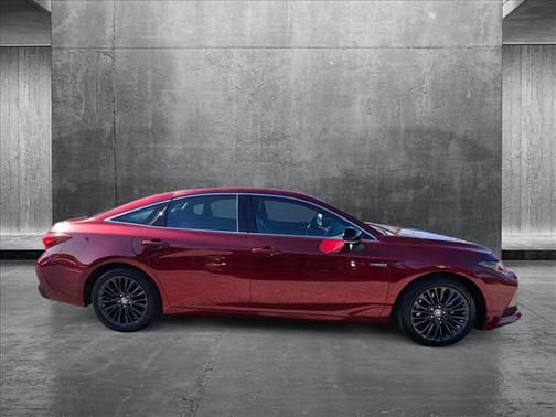 2021 Toyota Avalon Hybrid XSE