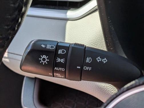 Blizzard Pearl 2021 Toyota RAV4 Limited