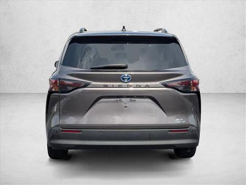 2023 Toyota Sienna XLE 8 Passenger