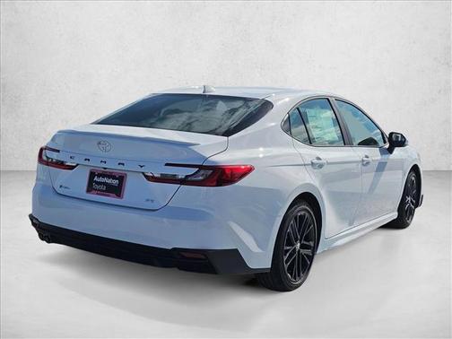 Ice Cap 2026 Toyota Camry SE