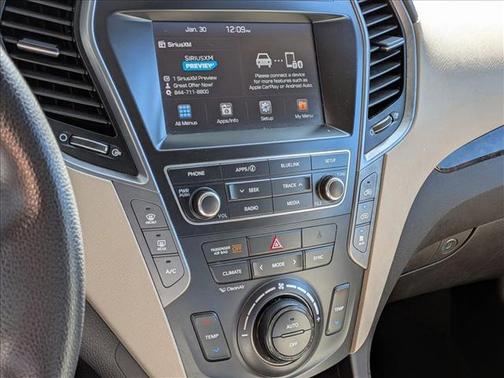 2017 Hyundai SANTA FE SE