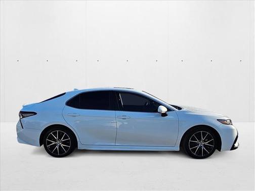 2024 Toyota Camry Hybrid SE