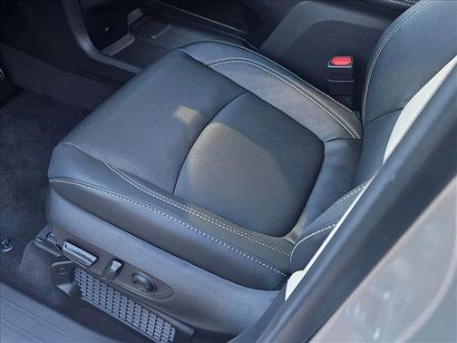 2025 Toyota Sienna Platinum 7 Passenger