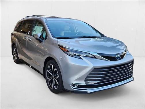 2025 Toyota Sienna Platinum 7 Passenger