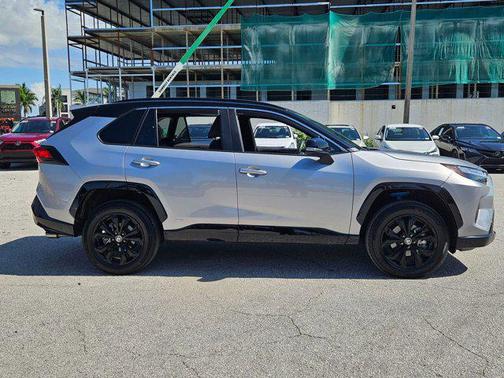 2023 Toyota RAV4 Hybrid SE