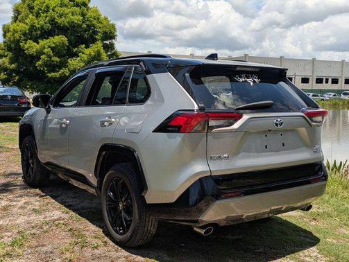 2023 Toyota RAV4 Hybrid SE