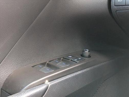 Ice Cap 2023 Toyota Camry SE