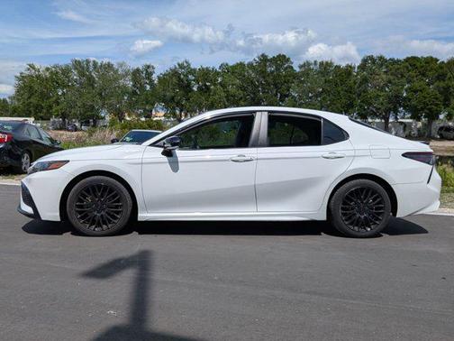 Ice Cap 2023 Toyota Camry SE