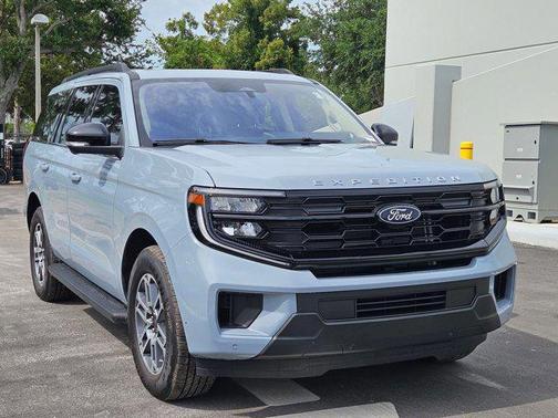Glacier Gray Metallic TriCoat 2025 Ford Expedition Active