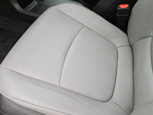 2025 Toyota Sienna XLE 8 Passenger