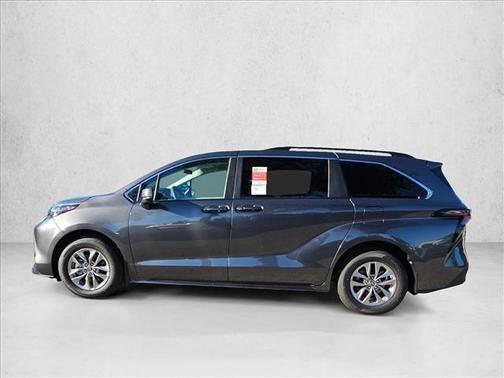 2025 Toyota Sienna LE