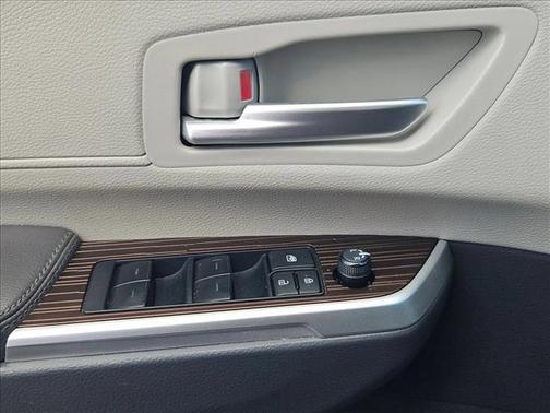 2024 Toyota Sienna XLE 8 Passenger