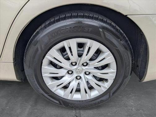 2013 Toyota Camry Hybrid LE
