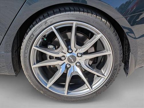 2022 Genesis G70 2.0T RWD