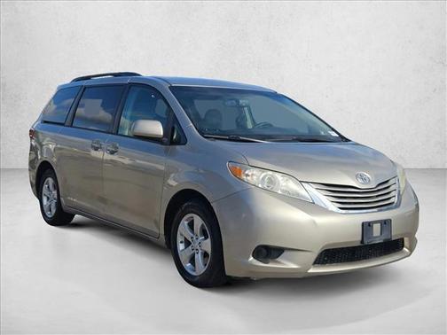 2015 Toyota Sienna LE