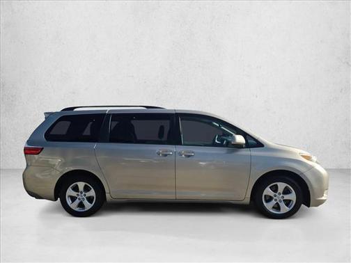 2015 Toyota Sienna LE