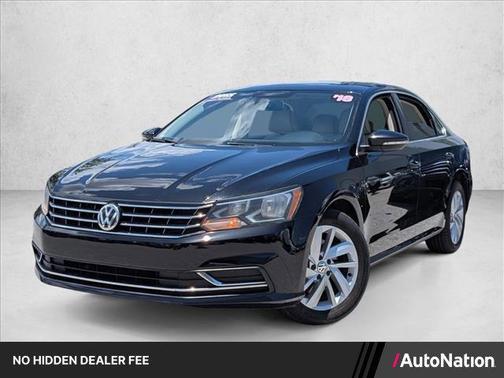 Deep Black Pearl Metallic 2018 Volkswagen Passat 2.0T SE