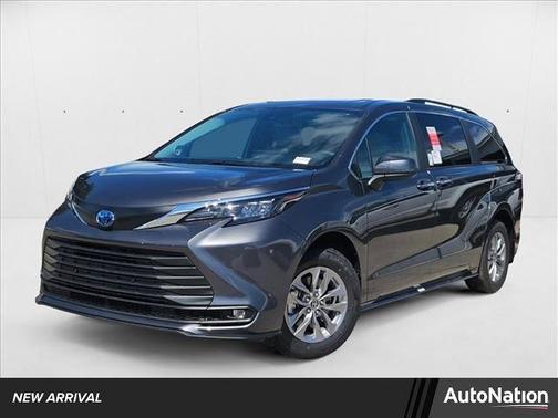 2025 Toyota Sienna XLE 7 Passenger