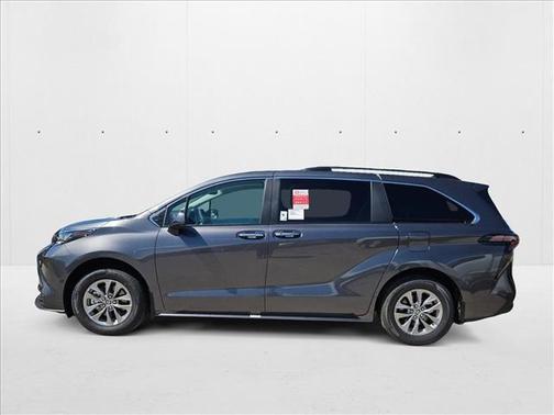 2025 Toyota Sienna XLE 7 Passenger