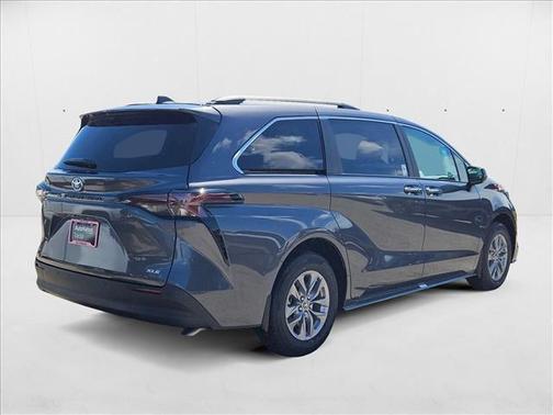 2025 Toyota Sienna XLE 7 Passenger