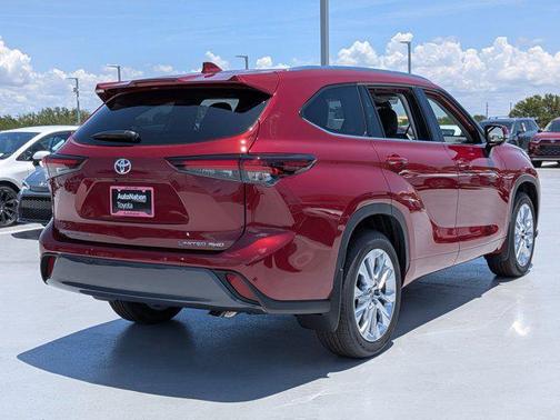 Ruby Flare Pearl 2026 Toyota Highlander Limited