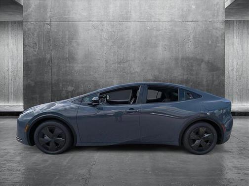 2025 Toyota Prius L