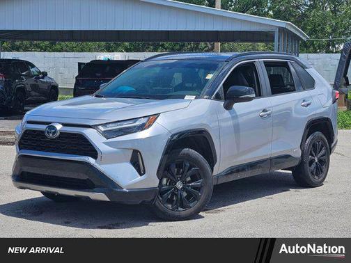 2022 Toyota RAV4 Hybrid SE
