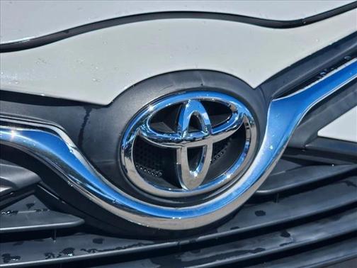 2015 Toyota Yaris L
