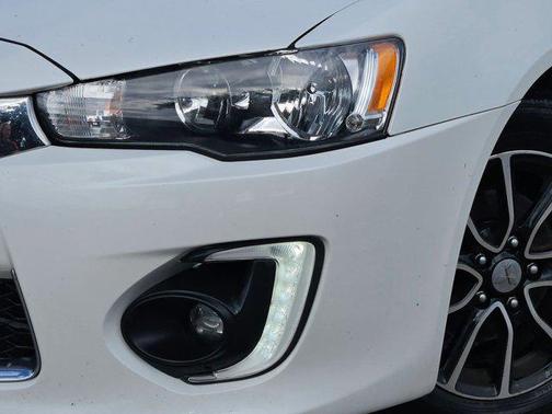 2017 Mitsubishi Lancer ES