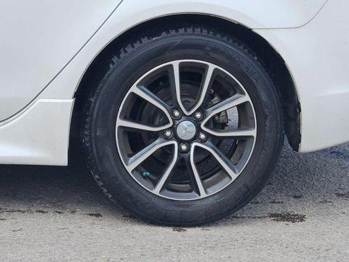 2017 Mitsubishi Lancer ES