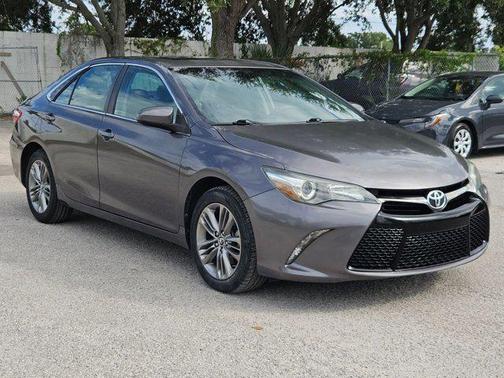 2016 Toyota Camry SE