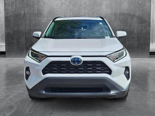 2020 Toyota RAV4 Hybrid XLE