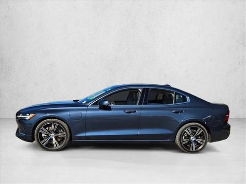 2022 Volvo S60 Recharge Plug-In Hybrid T8 Inscription