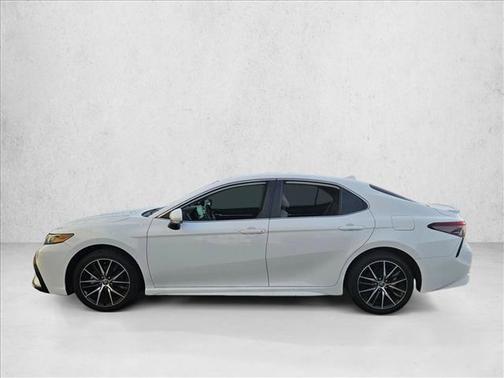 Ice Cap 2023 Toyota Camry SE