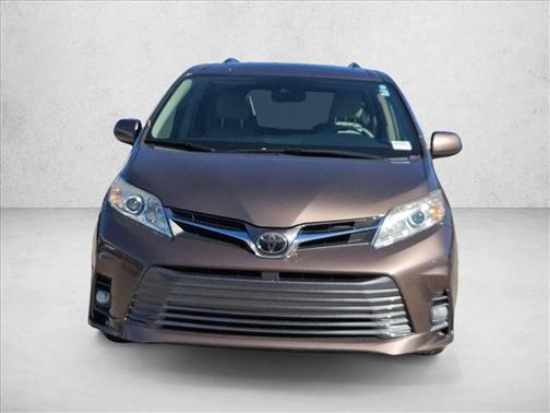 2018 Toyota Sienna XLE