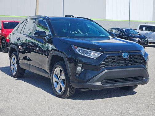 2021 Toyota RAV4 Hybrid XLE Premium