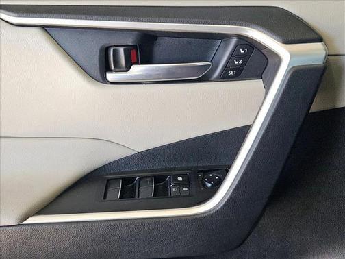 2021 Toyota RAV4 Hybrid XLE Premium