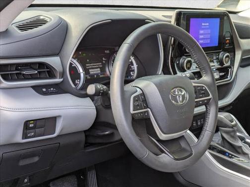 2024 Toyota Highlander Hybrid XLE