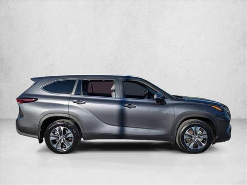 2024 Toyota Highlander Hybrid XLE