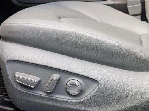 2024 Toyota Highlander Hybrid XLE