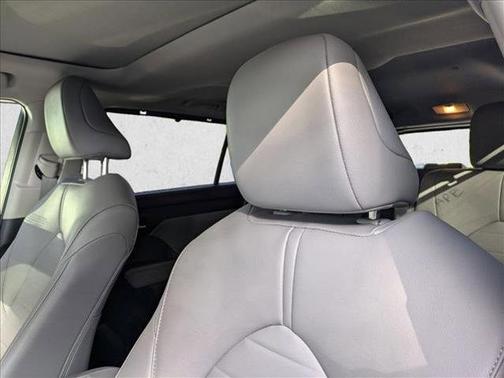 2024 Toyota Highlander Hybrid XLE