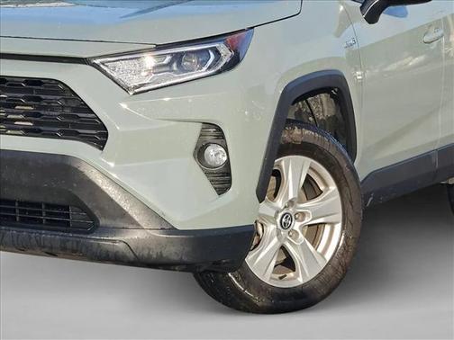 2020 Toyota RAV4 Hybrid XLE