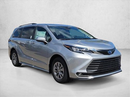 2025 Toyota Sienna XLE