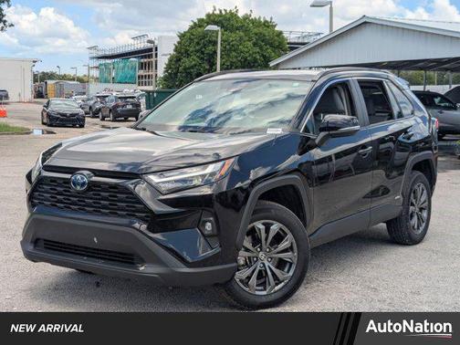 2022 Toyota RAV4 Hybrid XLE Premium