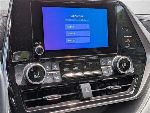 Moon Dust 2023 Toyota Highlander LE